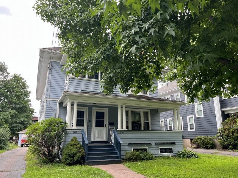 947-949 West Boulevard. Click for full size. 947-949 West Boulevard image. Click for full size.