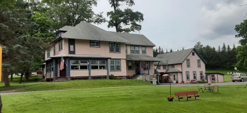 The house at the marker site (not the school) image. Click for full size.