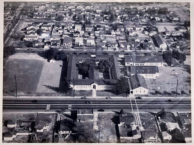 Abraham Lincoln Elementary School image. Click for full size.