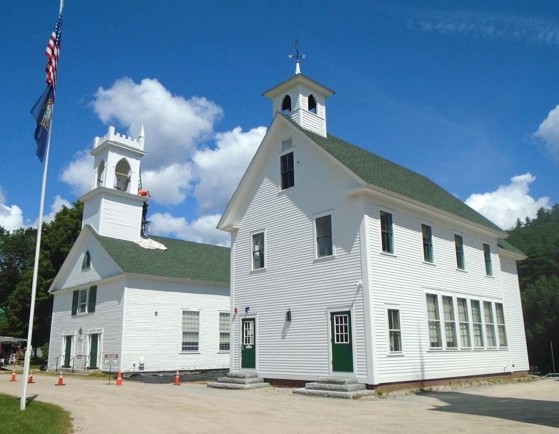 Congregational Church and Schoolhouse on Town Common image. Click for full size.