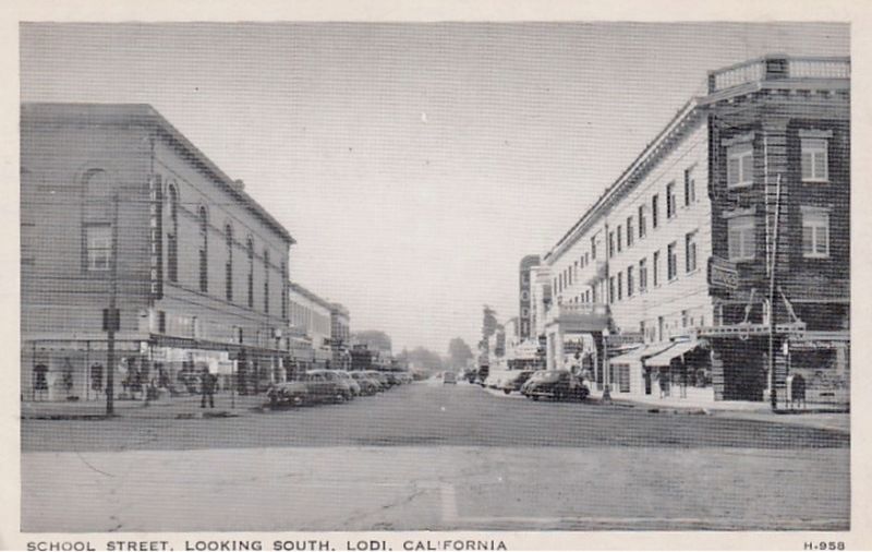 School Street, Looking South image. Click for full size.