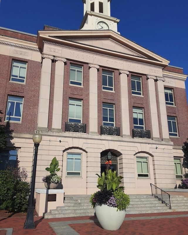 1939 City Hall and Marker image. Click for full size.