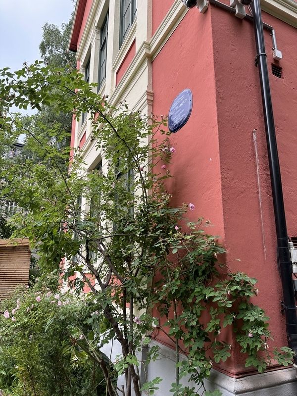 Knut Hamsun Marker - wide view image. Click for full size.