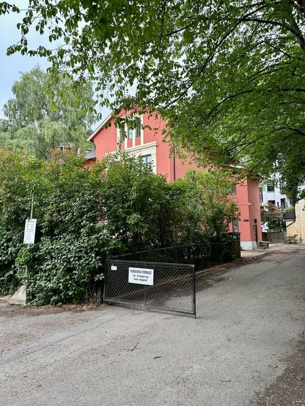Knut Hamsun former residence as seen from the street image. Click for full size.