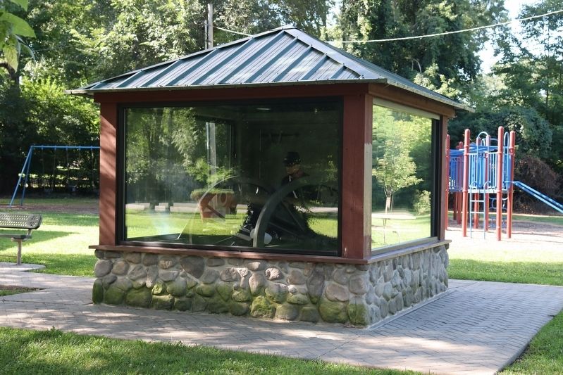 The "Kokomo Cannon" Glass Enclosure image. Click for full size.