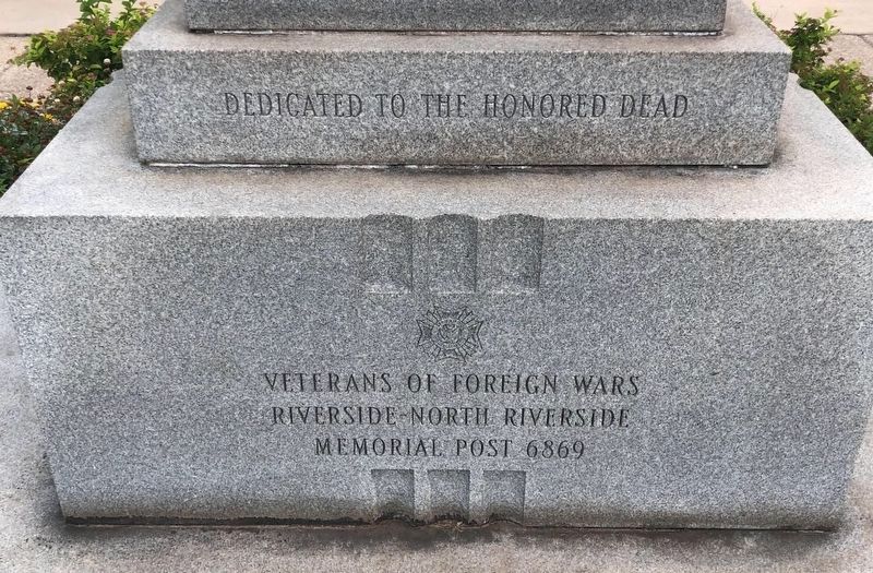 Veterans Park Monument front (south-facing). Click for full size. Veterans Park Monument front (south-facing) image. Click for full size.