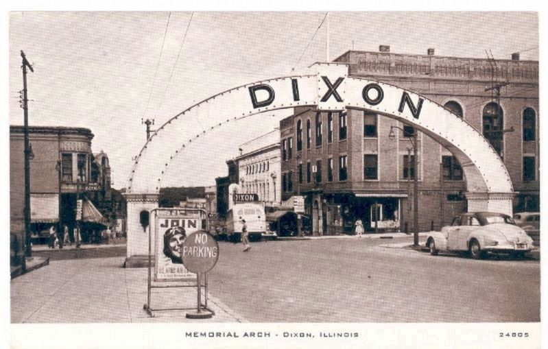 1940s Postcard of Dixon Memorial Arch image. Click for full size.