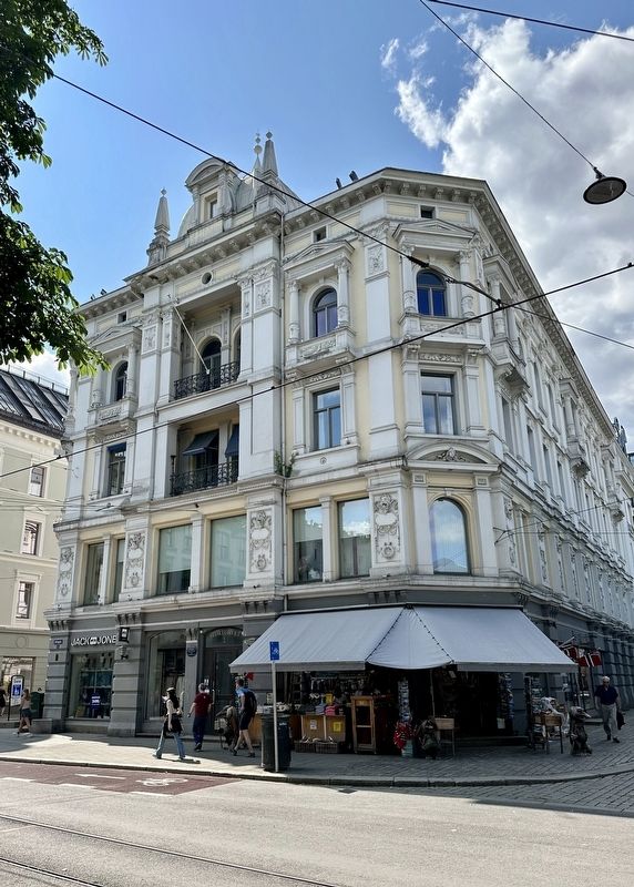 Koppg�rden / Kopp Building and Marker image. Click for full size.