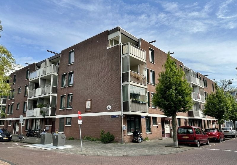 Wormerveerstraat Marker - wide view image. Click for full size.