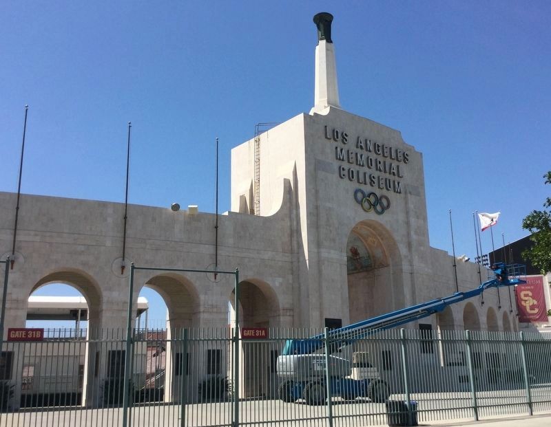 Los Angeles Memorial Coliseum Peristyle image. Click for full size.
