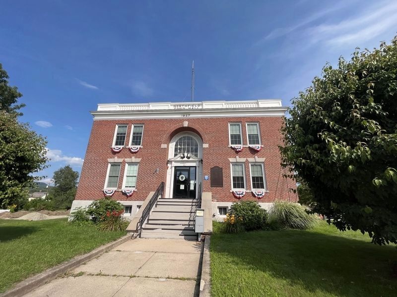 World War I Memorial affixed to the Town Hall image. Click for full size.