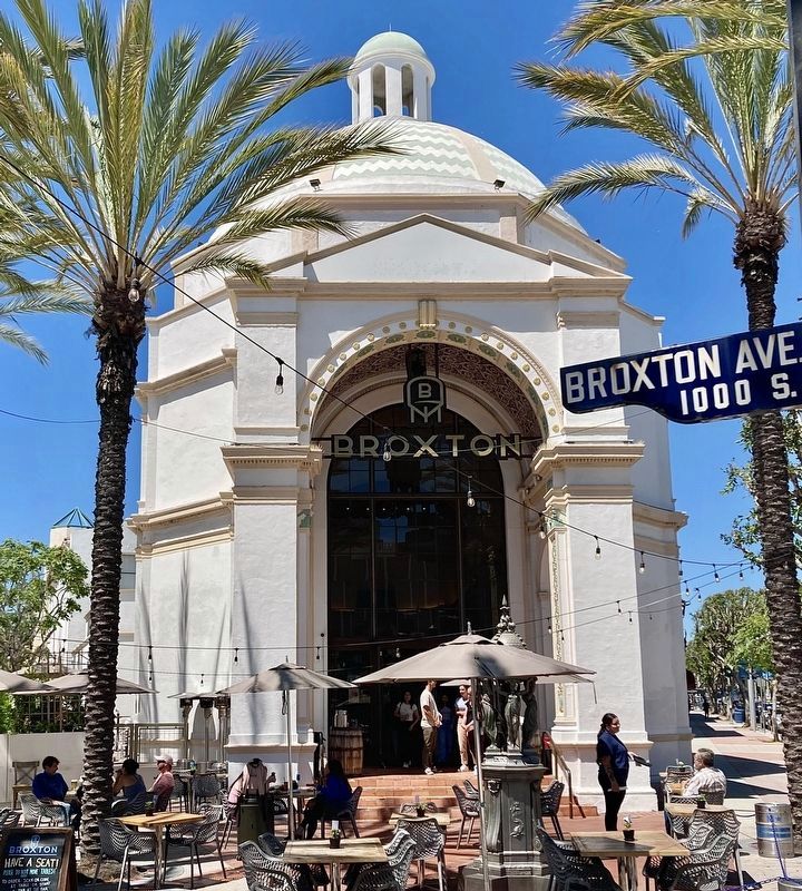 Janss Investment Company Building. Click for full size. Janss Investment Company Building image. Click for full size.