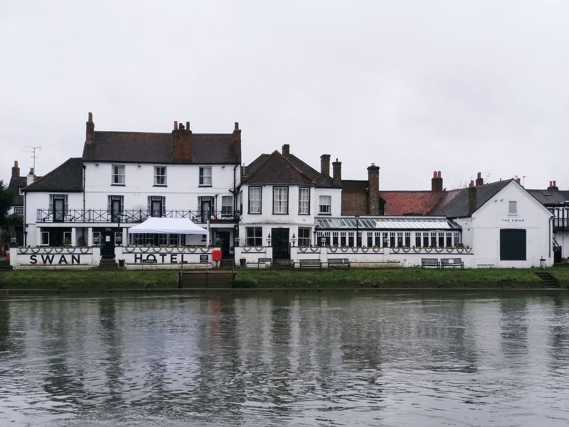 Swan Hotel on The Hythe image. Click for full size.