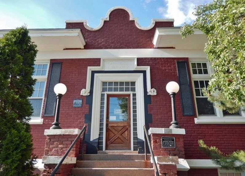 Sidney Carnegie Library (<i>front/south entrance</i>) image. Click for full size.