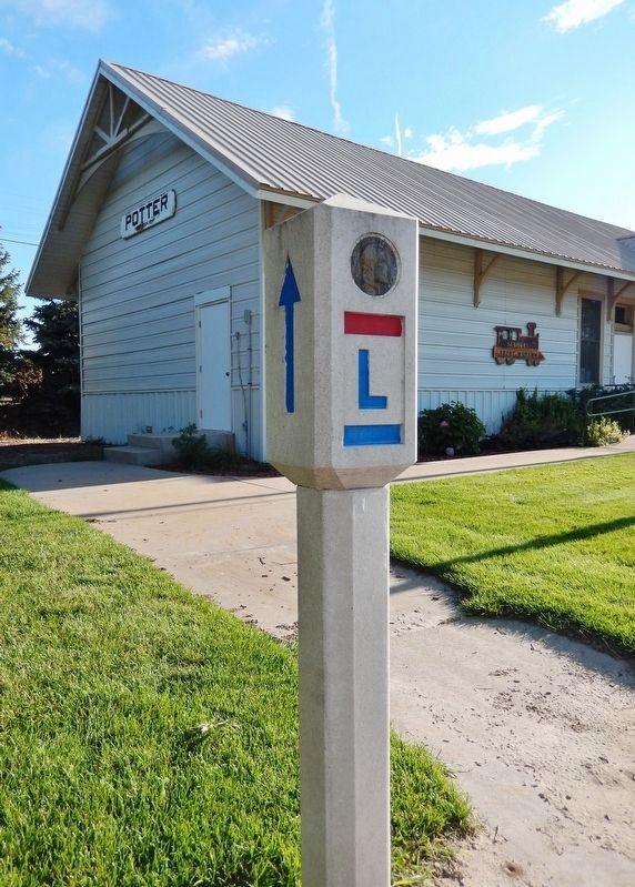 Lincoln Highway Marker image. Click for full size.