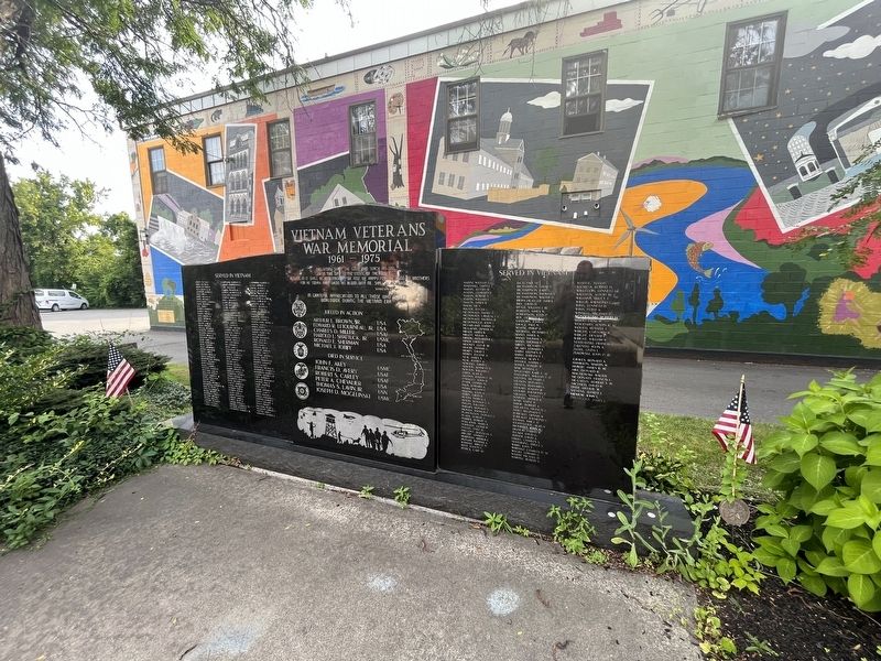 Vietnam Veterans War Memorial image. Click for full size.