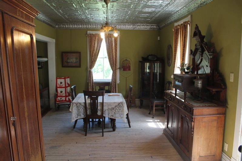 Foubert House Dining Room. Click for full size. Foubert House Dining Room image. Click for full size.