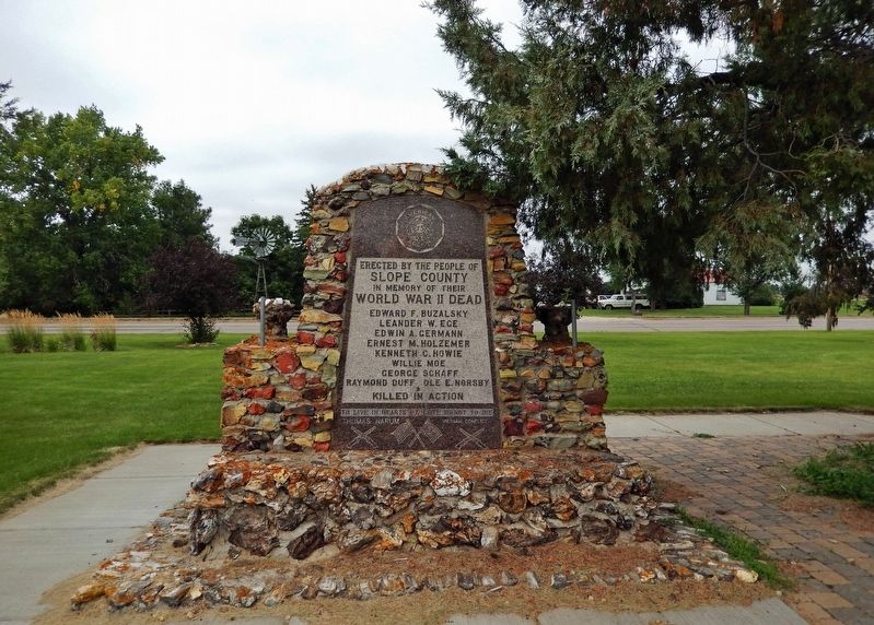 Slope County War Memorial (<i>south side</i>) image. Click for full size.