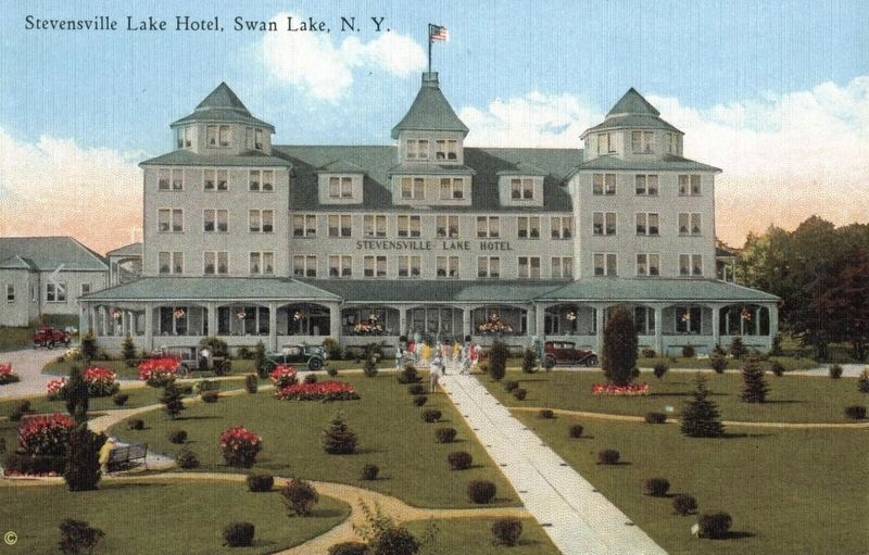 Stevensville Lake Hotel, Swan Lake, N.Y. image. Click for full size.
