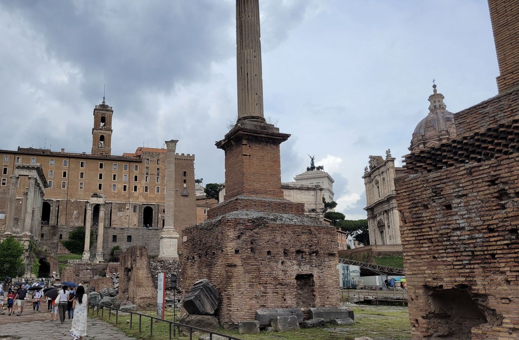 The view of the Honorary Bases in the Roman Forum image. Click for full size.