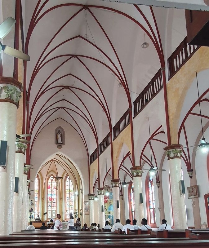The Sacred Heart of Jesus of Lom� Cathedral Interior image. Click for full size.