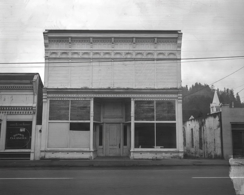 Jake Loewenthal Building, 1972 image. Click for full size.