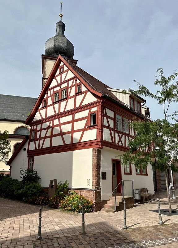 Alte Schmiede / Former Metal Works and Marker image. Click for full size.
