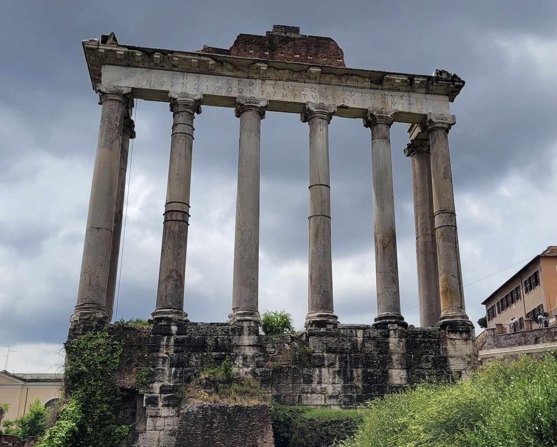 The ruins of the Temple of Saturn image. Click for full size.