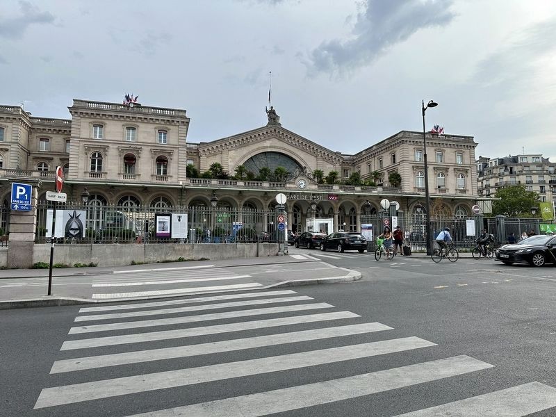 Gare de lEst Marker - wide view image. Click for full size.