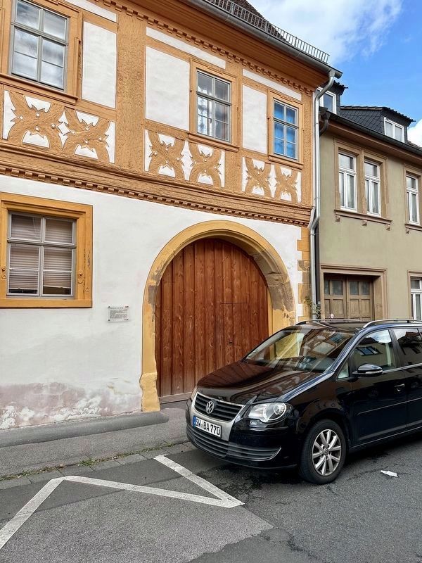 Patrizierhaus von 1574 / Patrician House from 1574 and marker - wide view image. Click for full size.