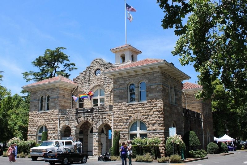 Sonoma City Hall image. Click for full size.