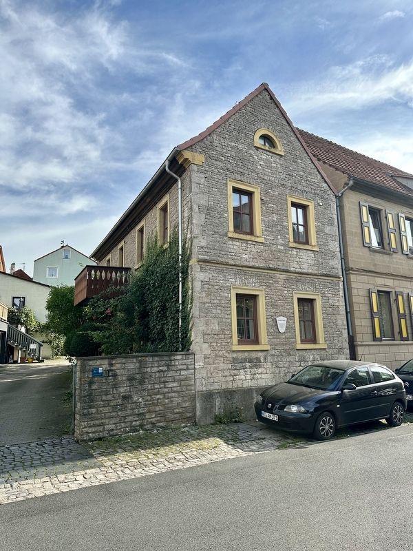 Aloys Alzheimer House and marker as seen from the street image. Click for full size.