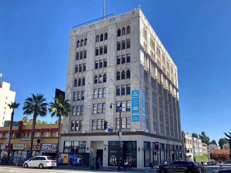 Hollywood Professional Building image. Click for full size.