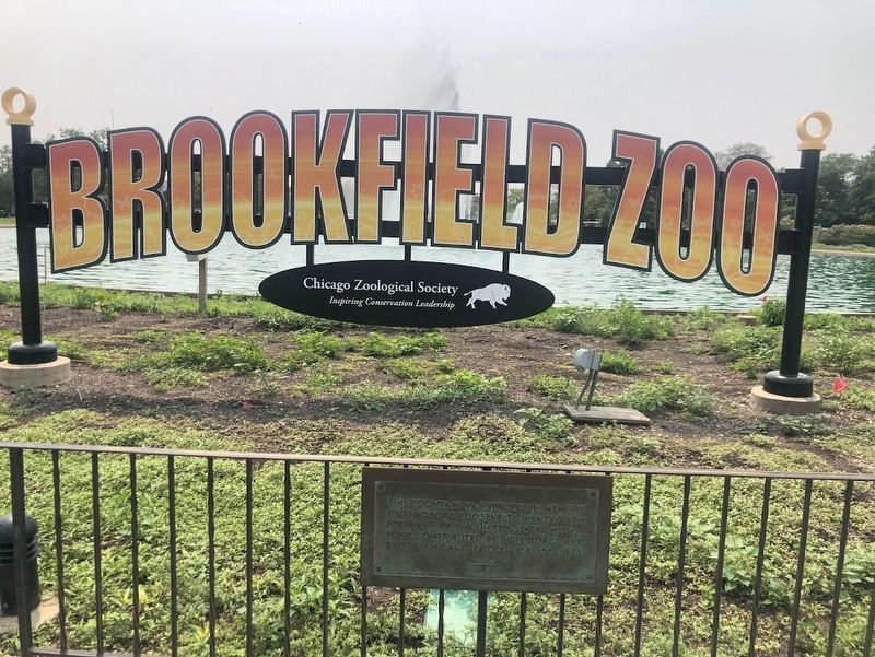 Theodore Roosevelt Fountain marker and Brookfield Zoo sign image. Click for full size.