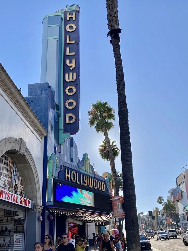 Hollywood Theatre and Marker image. Click for full size.