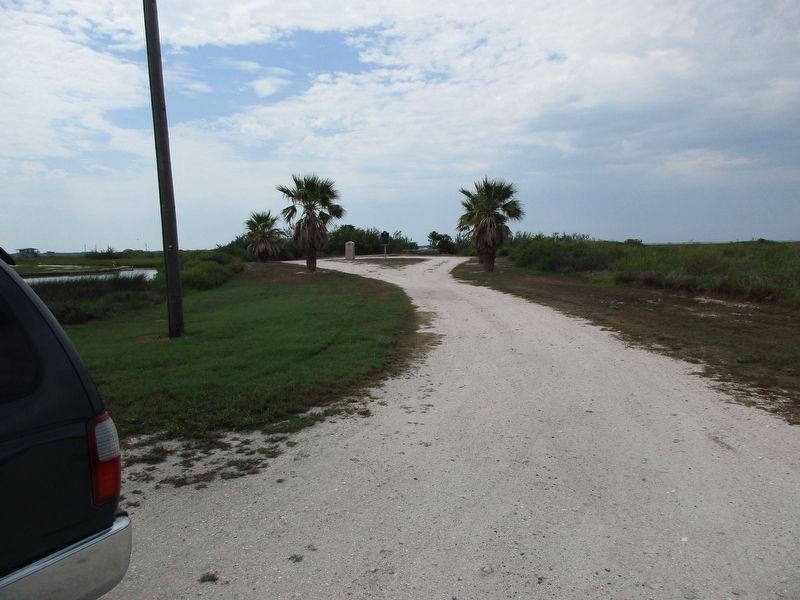 The Chihuahua Road Marker image. Click for full size.