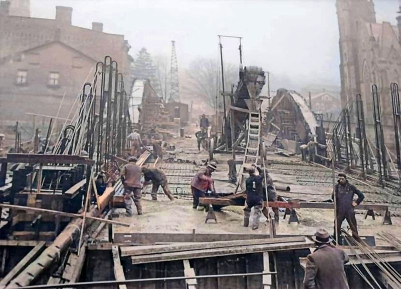 Main Street Bridge under construction, 1931 image. Click for full size.