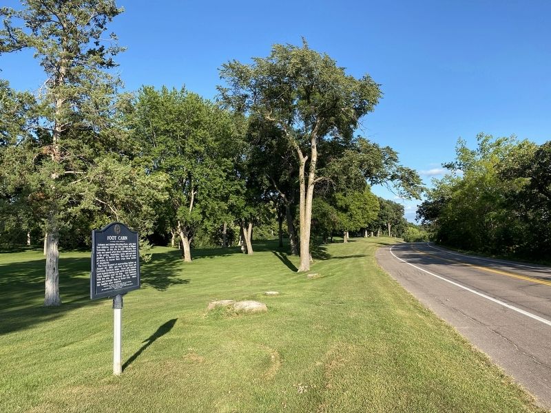 Foot Cabin Marker, from the west. Click for full size. Foot Cabin Marker, from the west image. Click for full size.