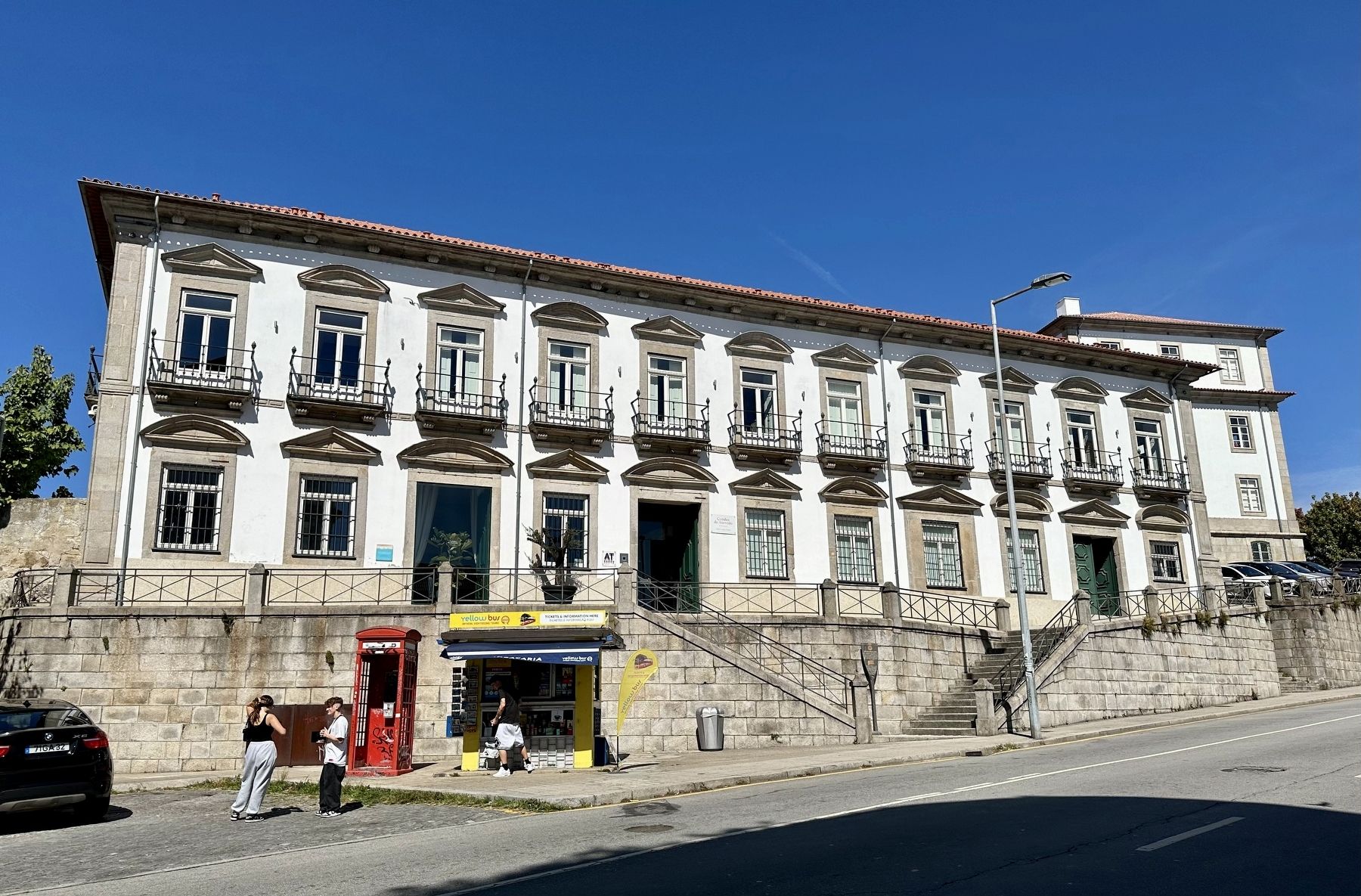 Palácio dos Condes de Azevedo and Marker. Click for full size. Palácio dos Condes de Azevedo and Marker image. Click for full size.