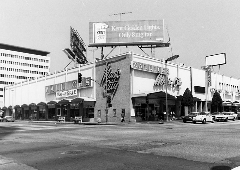Wallichs Music City - 1976 image. Click for full size.