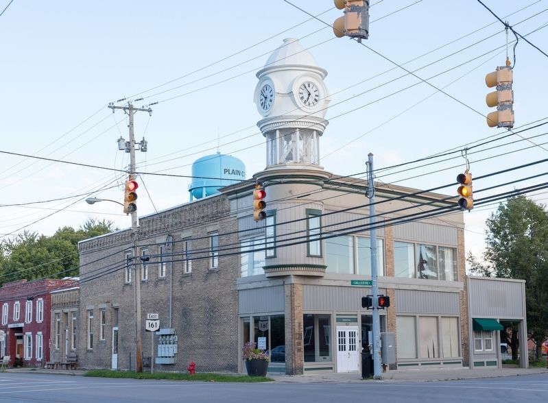 Plain City Town Clock and Markers image. Click for full size.
