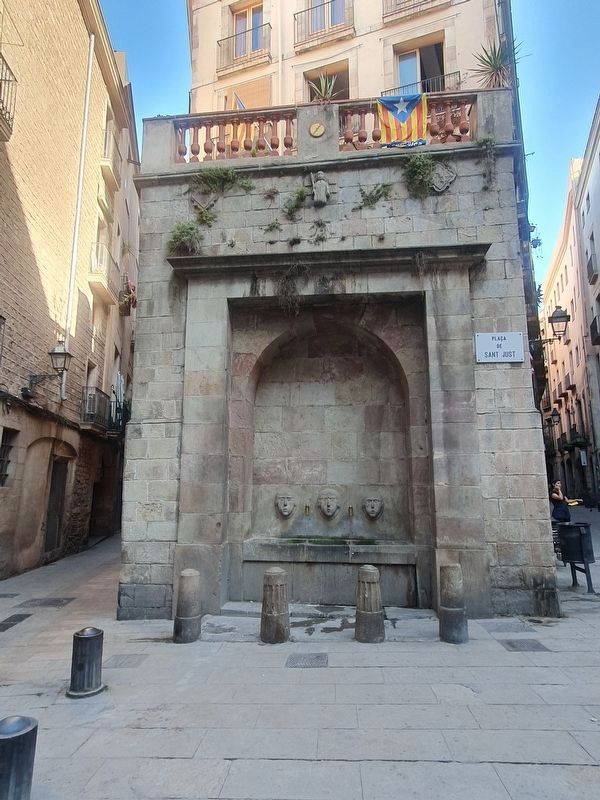A nearby fountain in the Placa de Sant Just image. Click for full size.