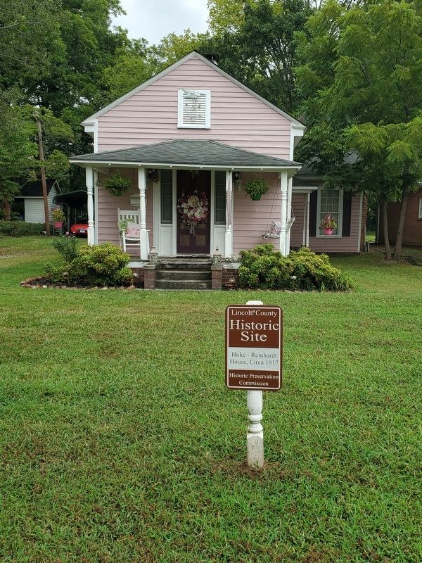 Hoke-Reinhardt House Marker. Click for full size. Hoke-Reinhardt House Marker image. Click for full size.