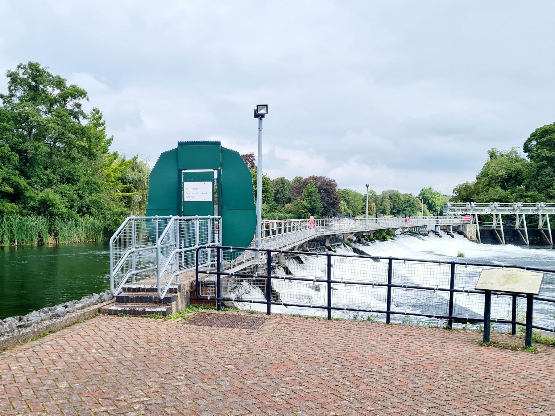 Boulter's Weir Marker. Click for full size. Boulter's Weir Marker image. Click for full size.