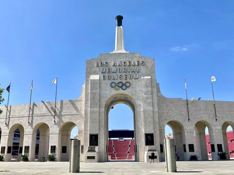 Los Angeles Memorial Coliseum Peristyle image. Click for full size.