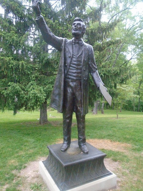 Abraham Lincoln Statue near the Medal of Honor Grove Entrance Pavilion image. Click for full size.