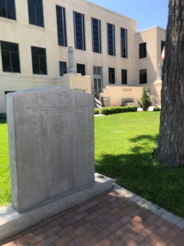The War Dead of Guadalupe County Monument and county courthouse image. Click for full size.