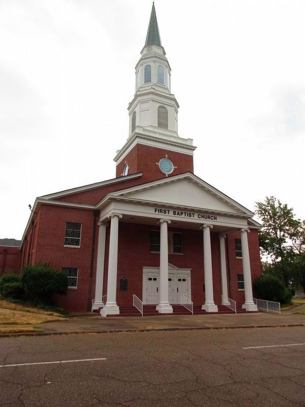First Baptist Church and Marker image. Click for full size.