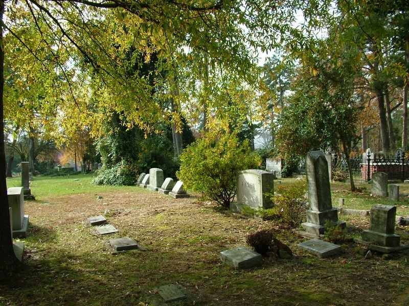 Old Chapel Hill Cemetery image. Click for full size.