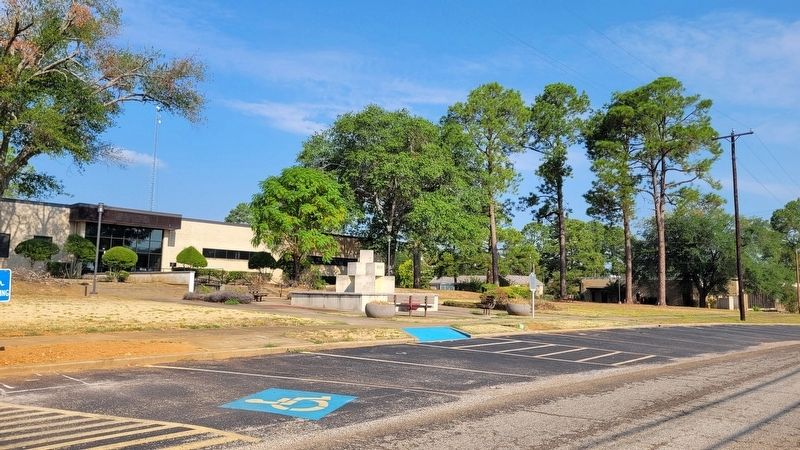 The view of the Lon Morris College Marker from the street image. Click for full size.